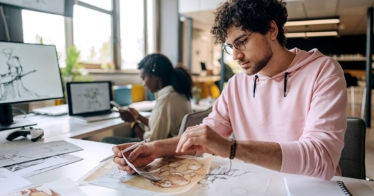 artist sketching